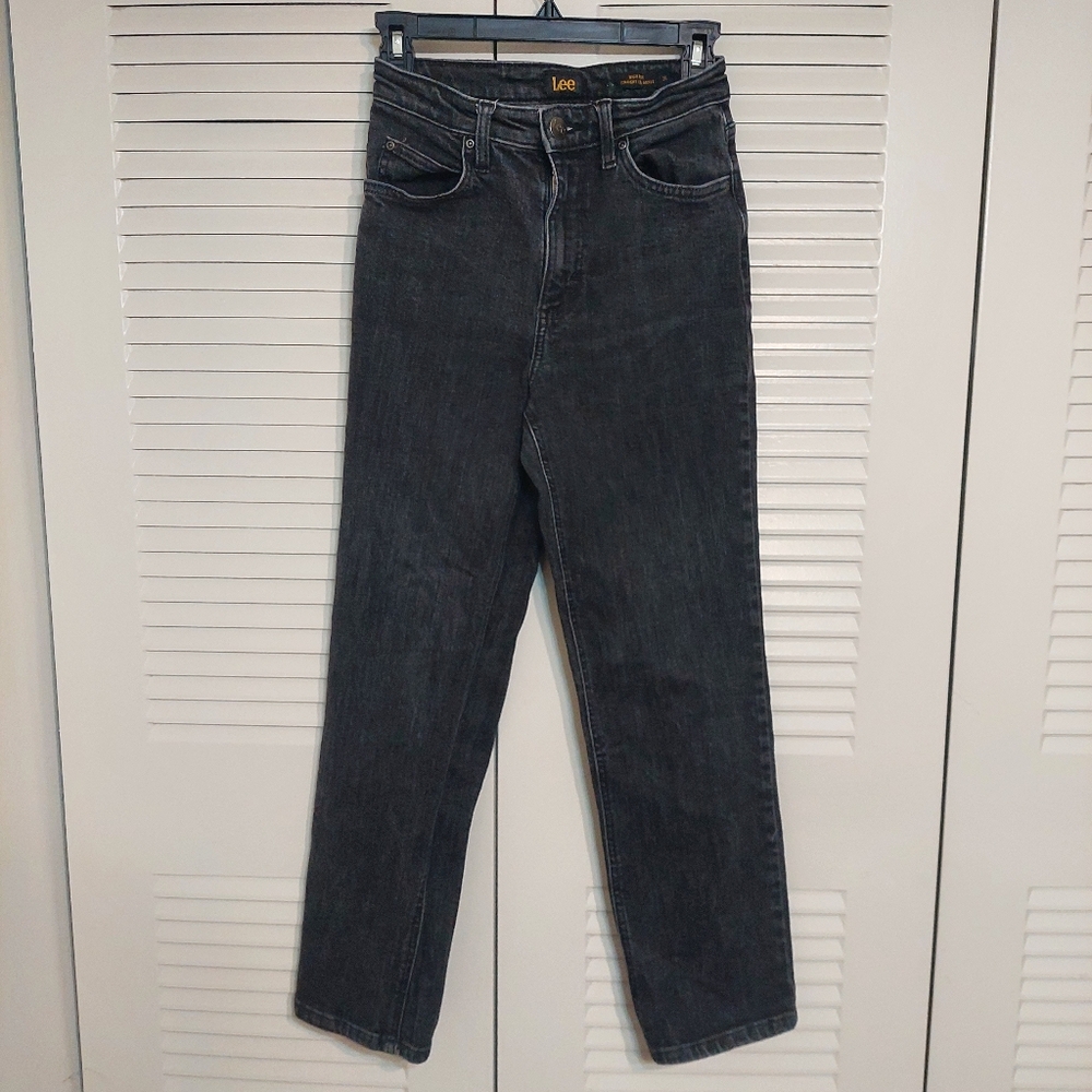 Lee Womens Black Jeans Size 26 Straight Legged High Waisted Ankle Length